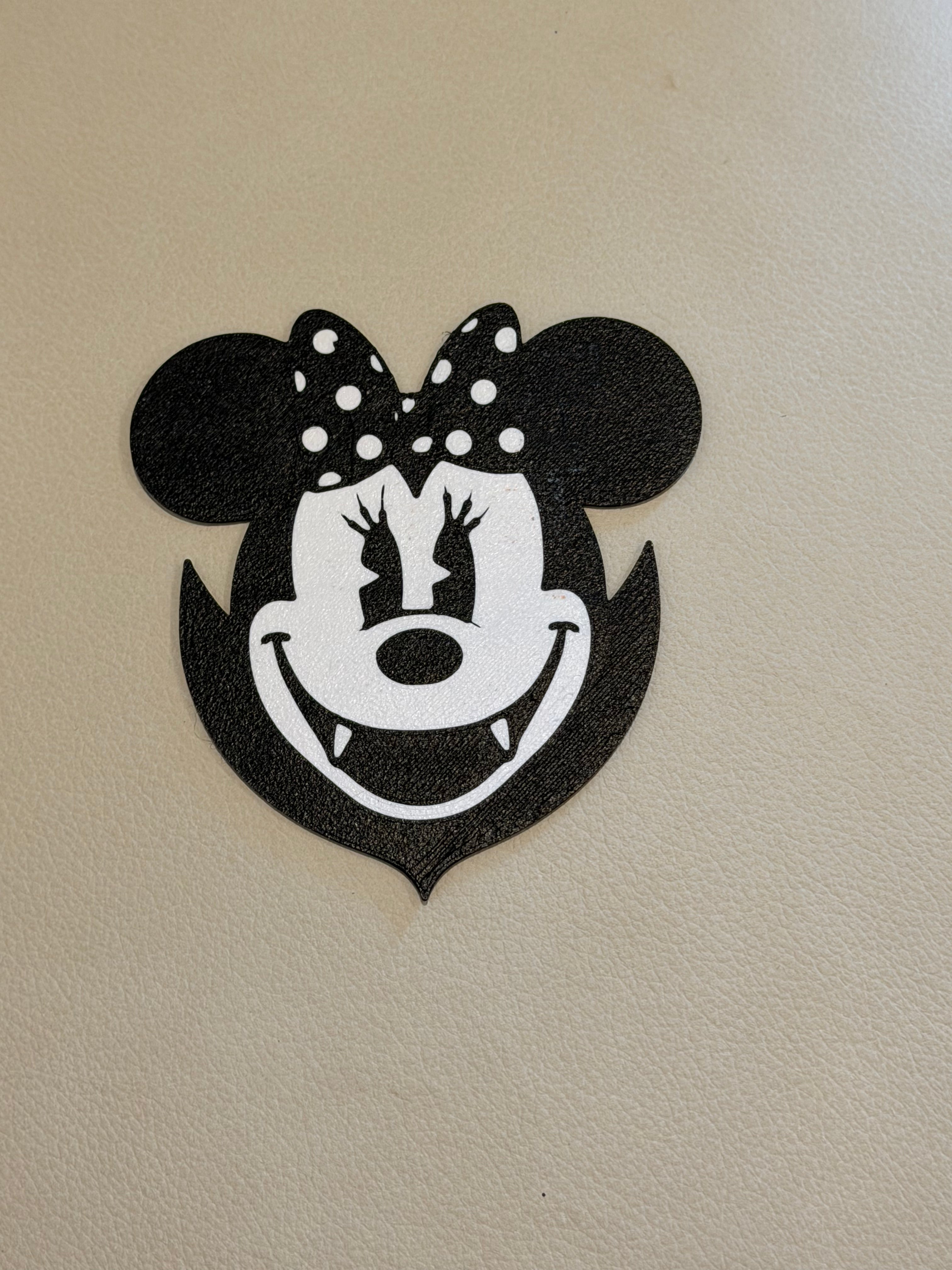Minnie Vampire Magnet